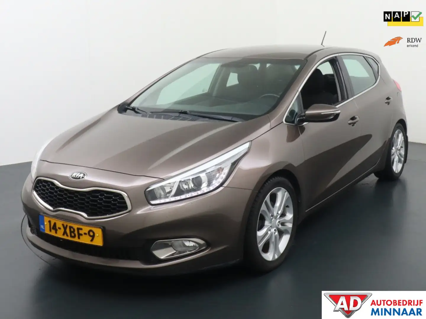 Kia Ceed / cee'd 1.6 GDI Plus Pack | PDC | Afneembare trekhaak | Cr Brun - 1