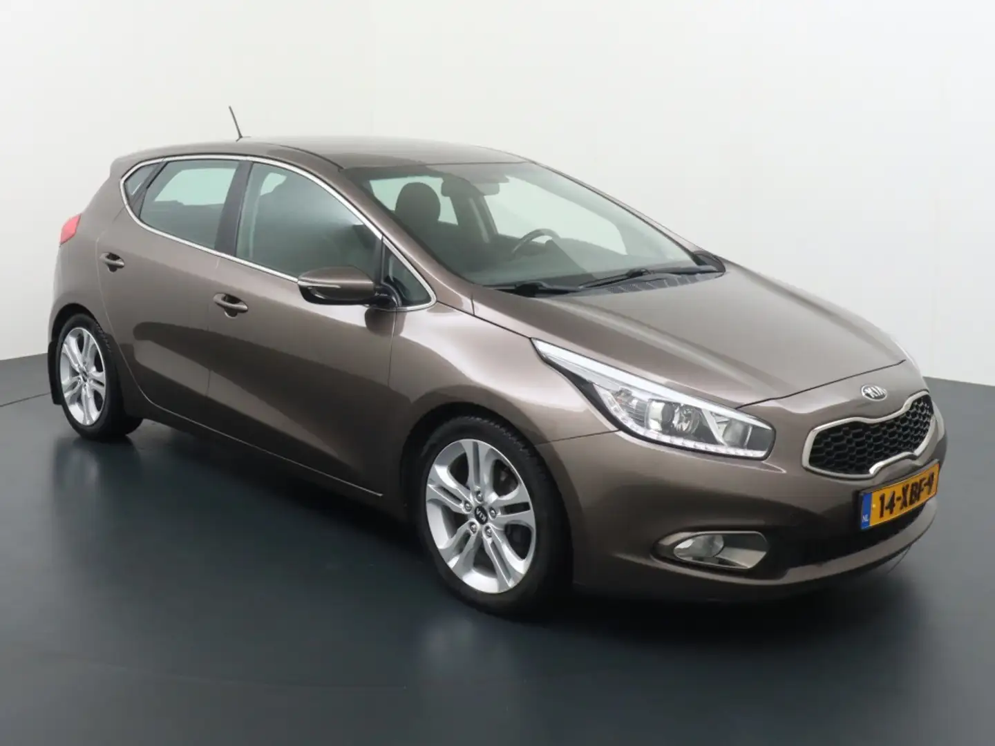 Kia Ceed / cee'd 1.6 GDI Plus Pack | PDC | Afneembare trekhaak | Cr Brun - 2