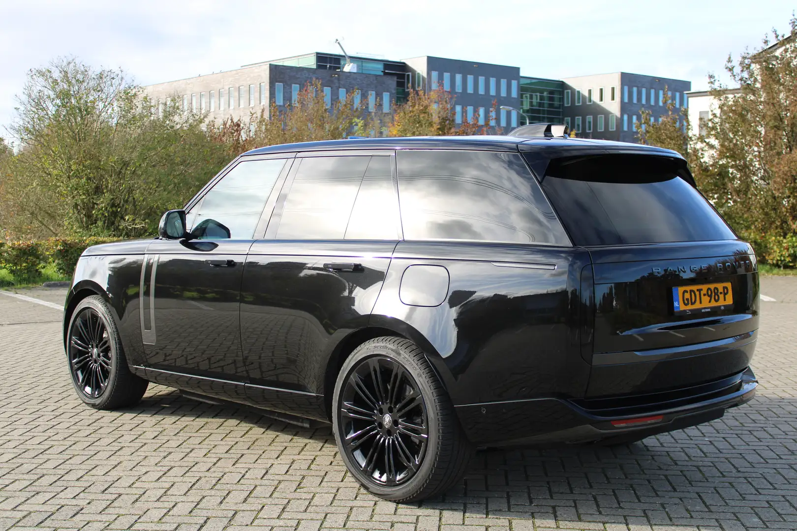 Land Rover Range Rover P460e SE Pano*Meridian*Shadow Pack*23 inch*BTW! Zwart - 1