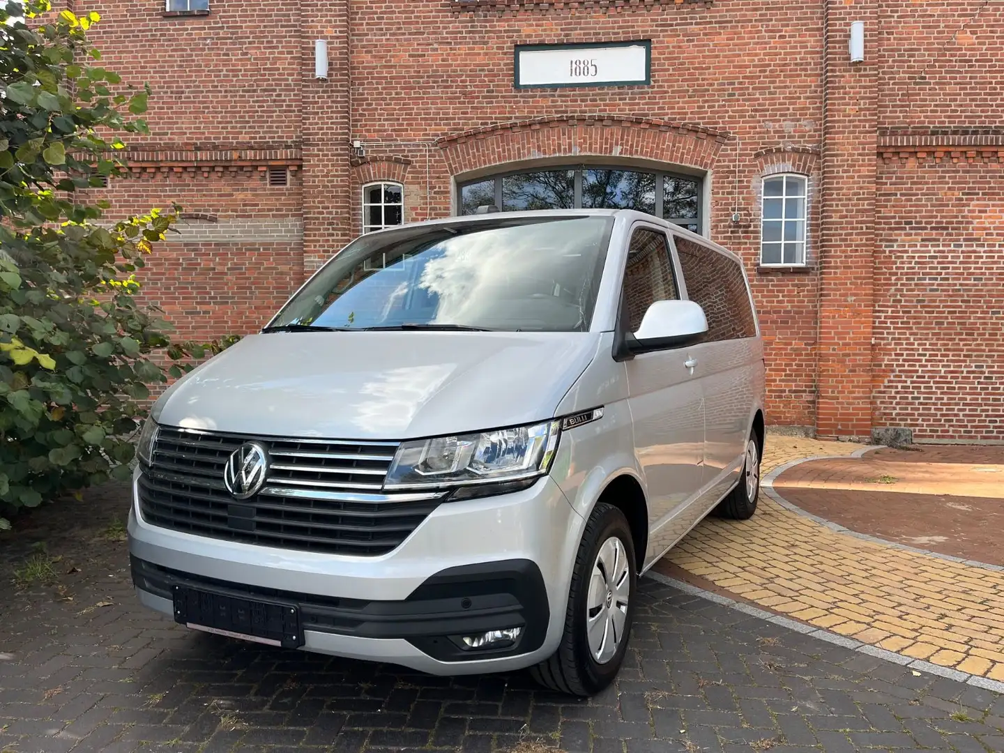 Volkswagen T6 Caravelle T6.1 Caravelle Comfortline Klimaaut./Digicockpit Silber - 1
