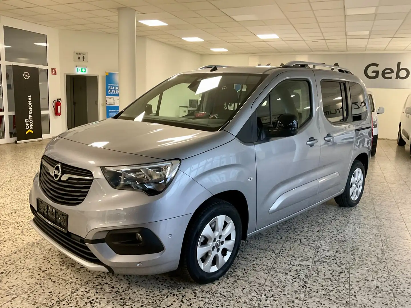 Opel Combo Life - Ultimate Navi+Pano+SD+SHZ+2xKlima Šedá - 2