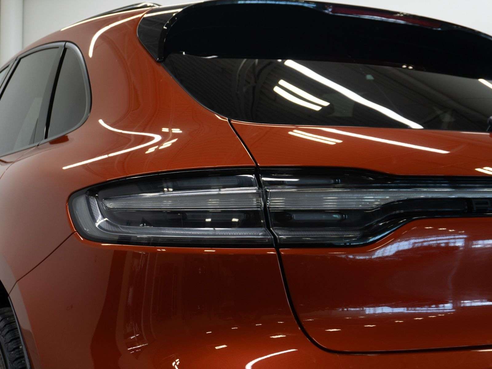 2023 Porsche Macan AWD thumb 14