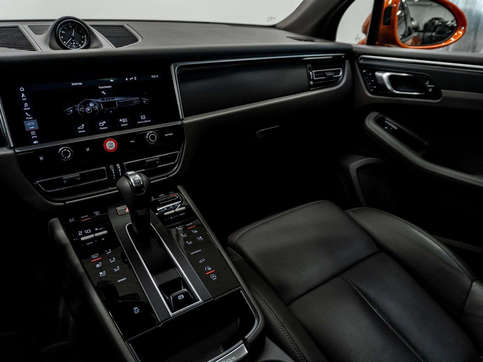 2023 Porsche Macan AWD thumb 17