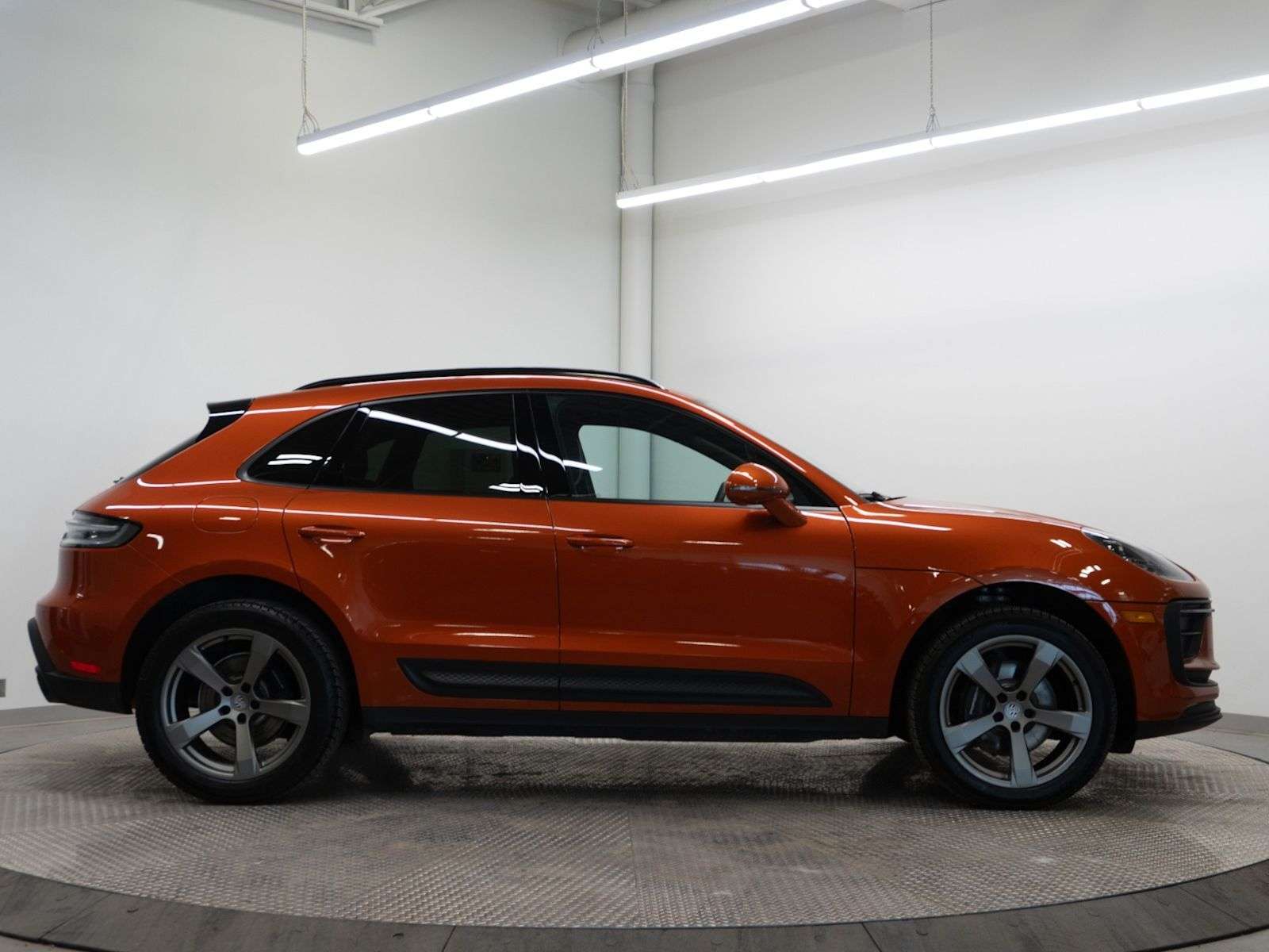 2023 Porsche Macan AWD thumb 7