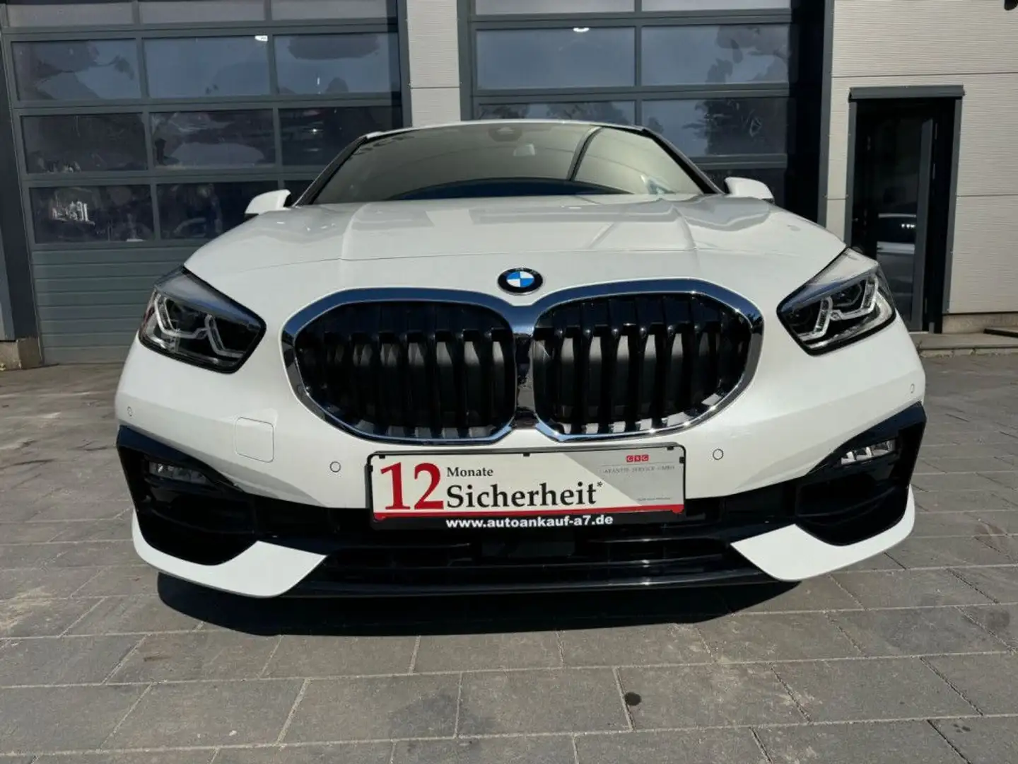 BMW 120 Baureihe 1 Lim. 120 i Sport Line Weiß - 2