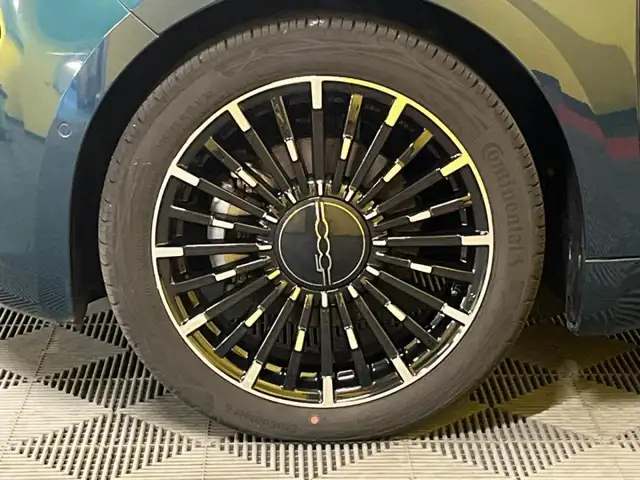 Fiat 500 view 4