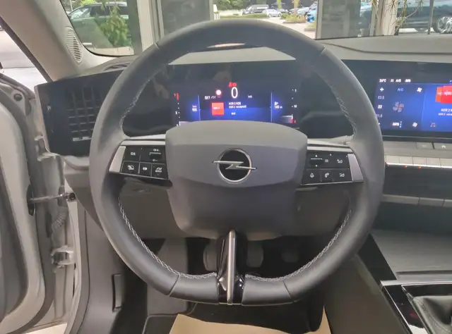 Opel Astra view 13