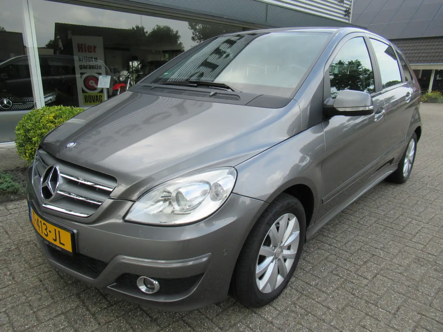 Mercedes-Benz B 200 Automaat/Trekhaak Gris - 1