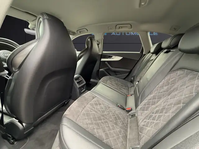 Audi RS4 view 14