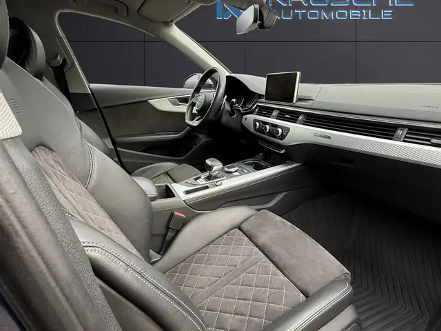Audi RS4 view 15