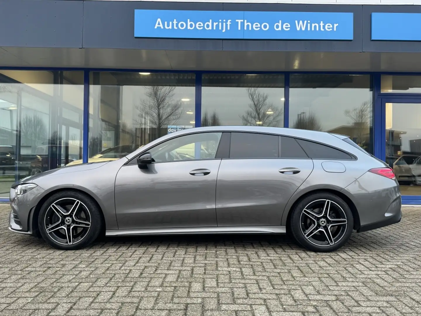 Mercedes-Benz CLA 200 Shooting Brake Advantage AMG| Widescreen, Apple Ca Grijs - 2