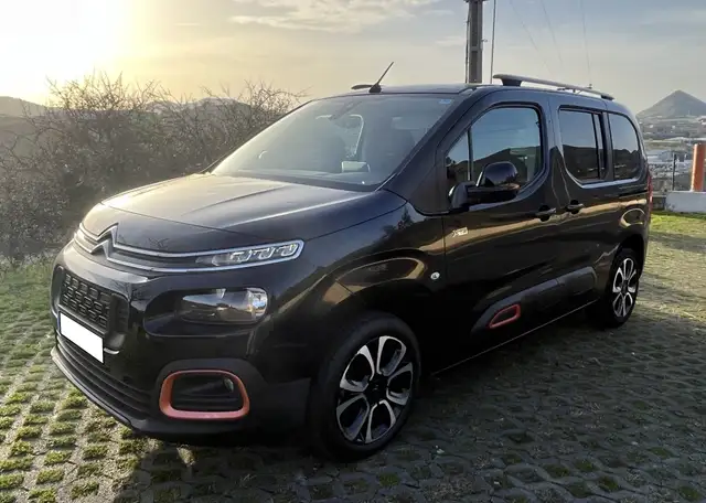 Citroen Berlingo BlueHDi S&S Talla M Shine 130