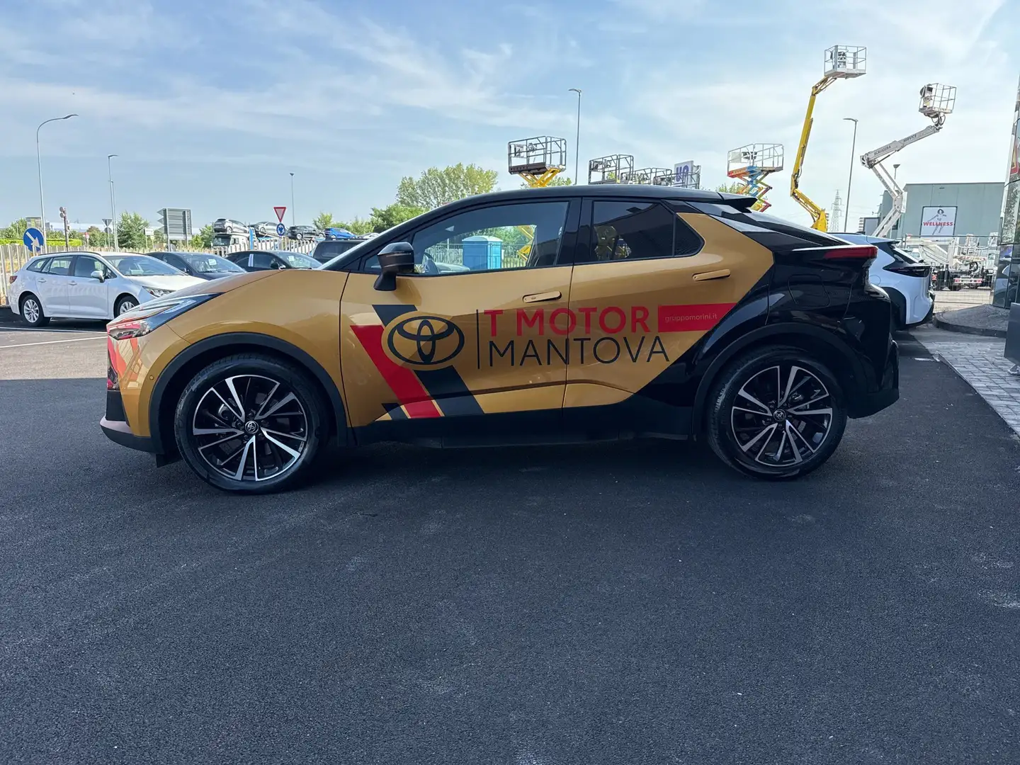 Toyota C-HR 2.0 PHEV Lounge Premiere - 2