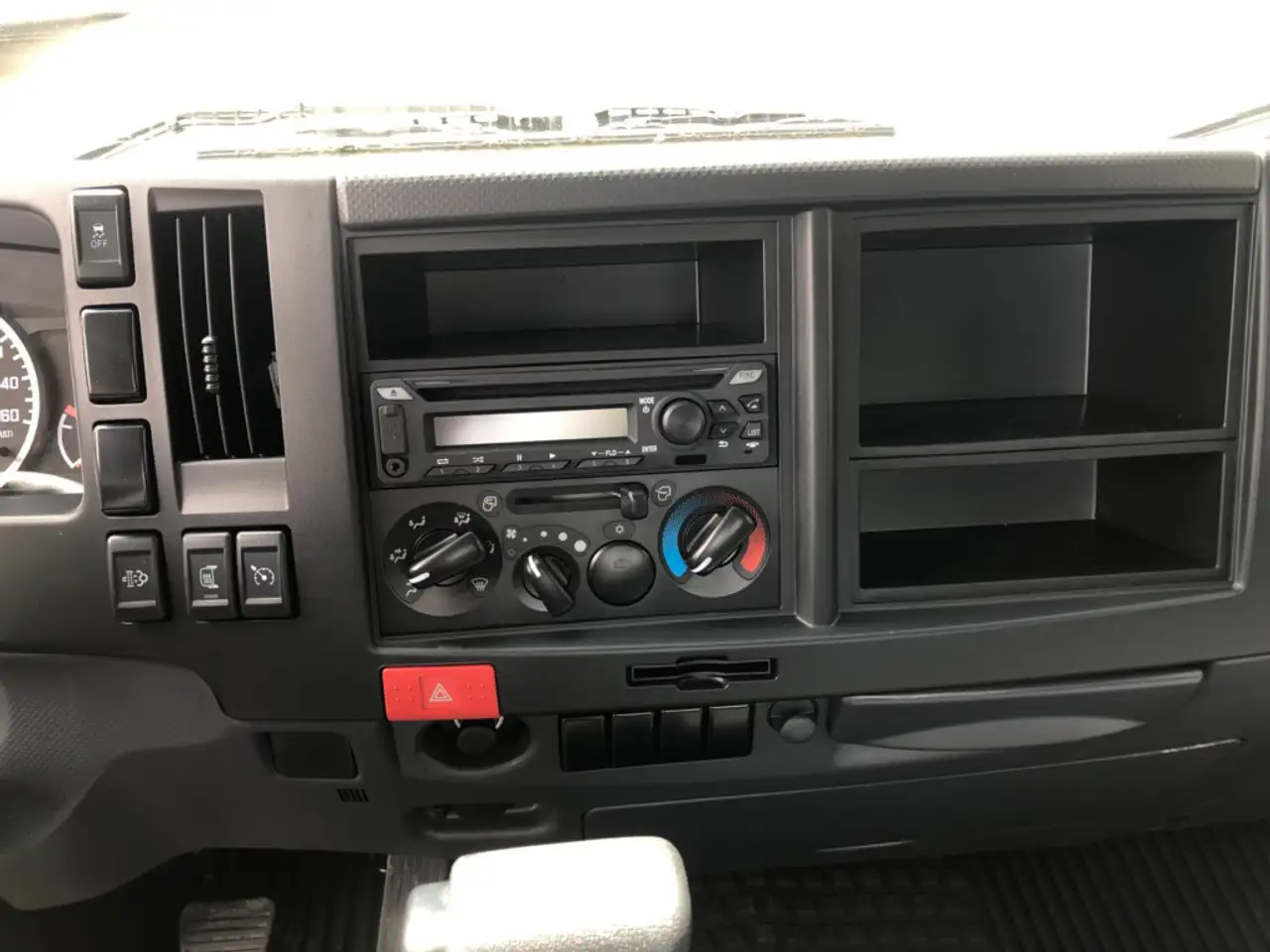 Isuzu NPR fotografie Isuzu NPR