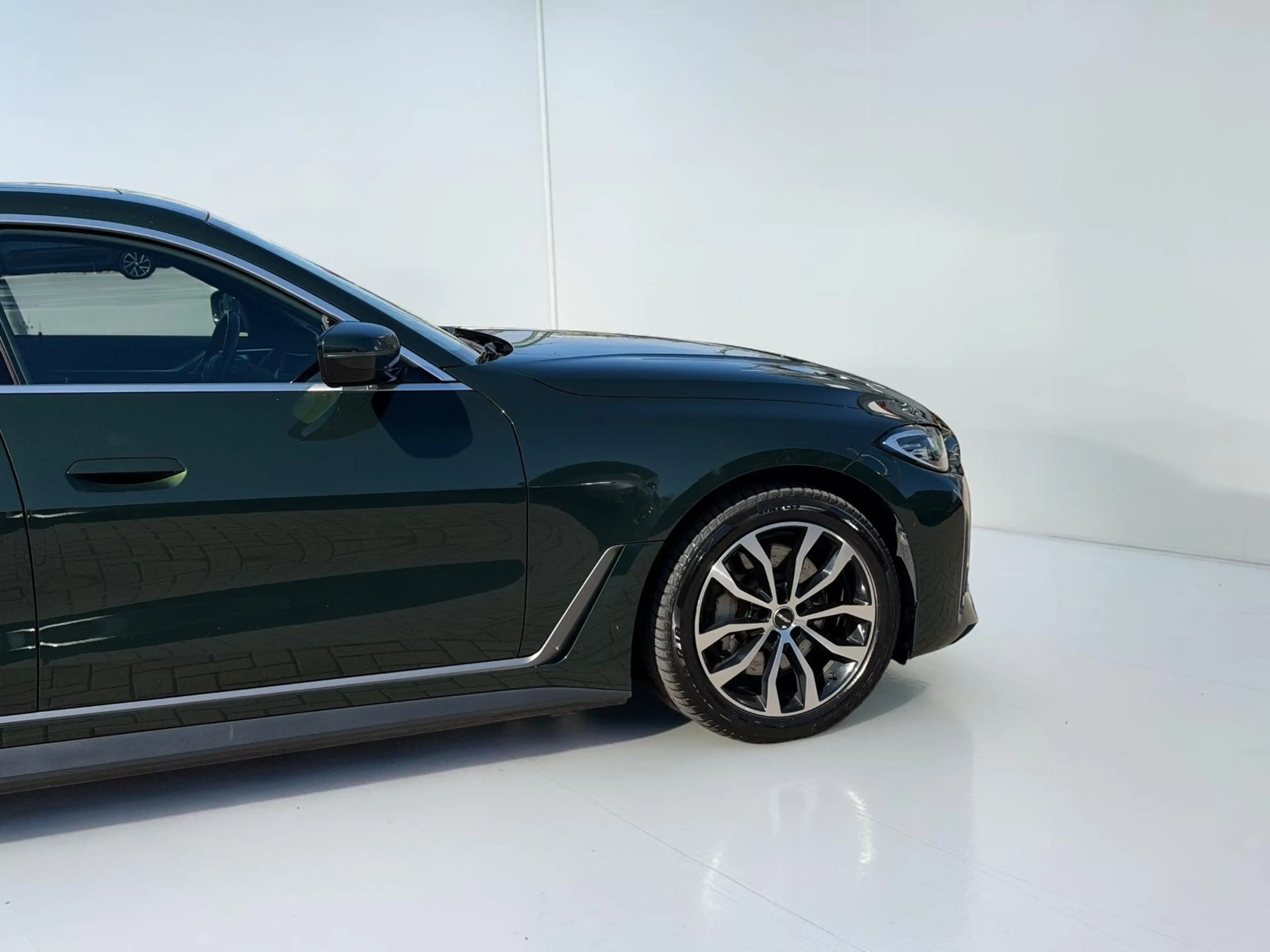 BMW i4 Gran Coupe 40 eDrive*CARPLAY*AHK*KLIMAAUTOM* — photo 7