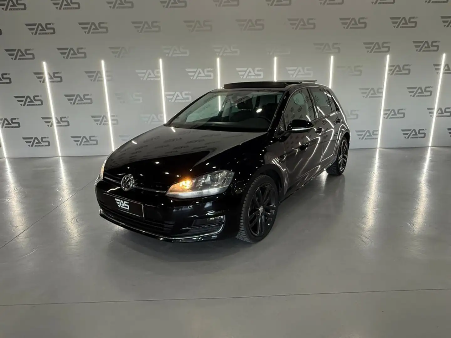 Volkswagen Golf 2.0 TDI 140cv DPF Sport Negro - 1