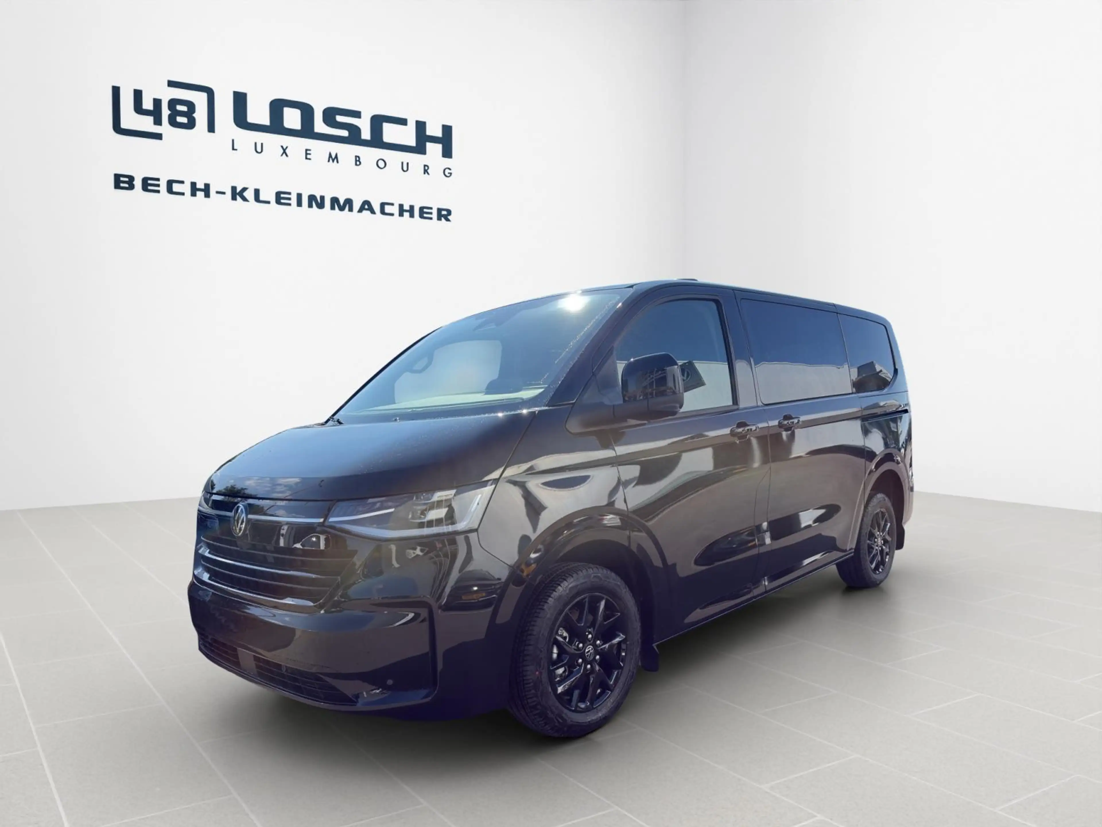 Volkswagen T7 Caravelle Style — photo 2