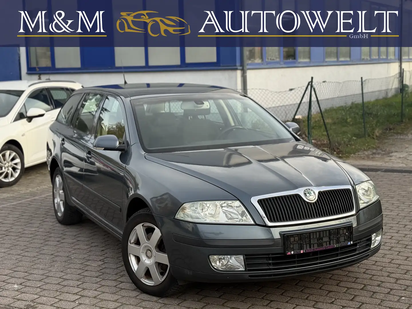 Skoda Octavia 2.0 | 150PS | 1. Hand | 6 Gang | 100% Scheckheft Grau - 1