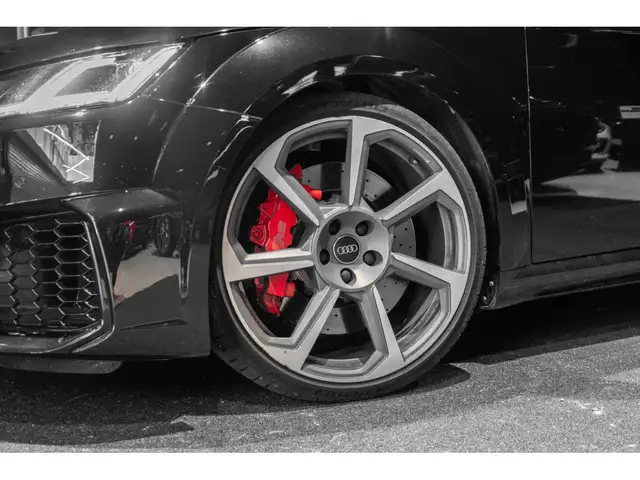 Audi TT RS view 8