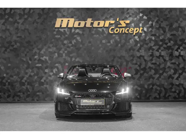 Audi TT RS view 4