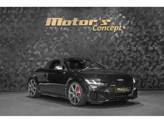 Audi TT RS view 6