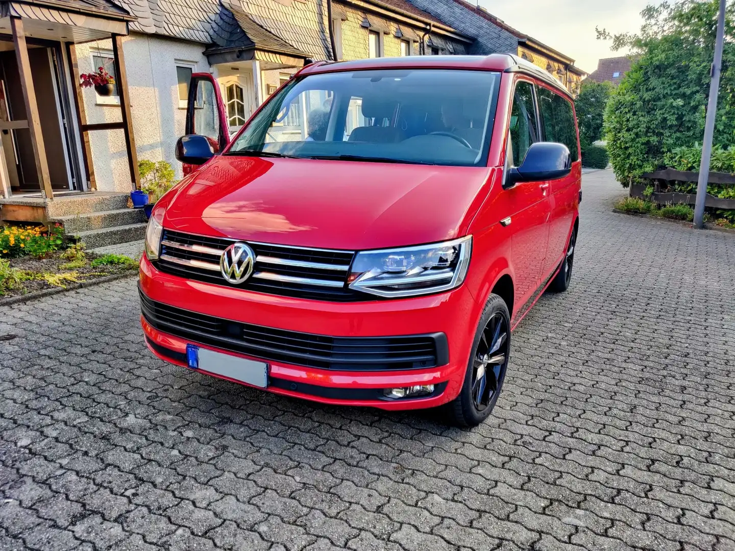 Volkswagen T6 California California Coast - Edition Sondermodell Rot - 2