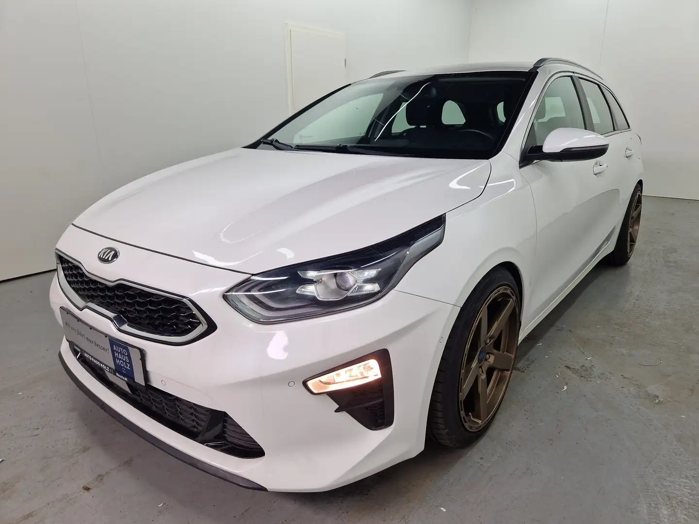 Kia Ceed / cee'd Ceed SW 1.4 T-GDI DCT Spirit Navigation Weiß - 1