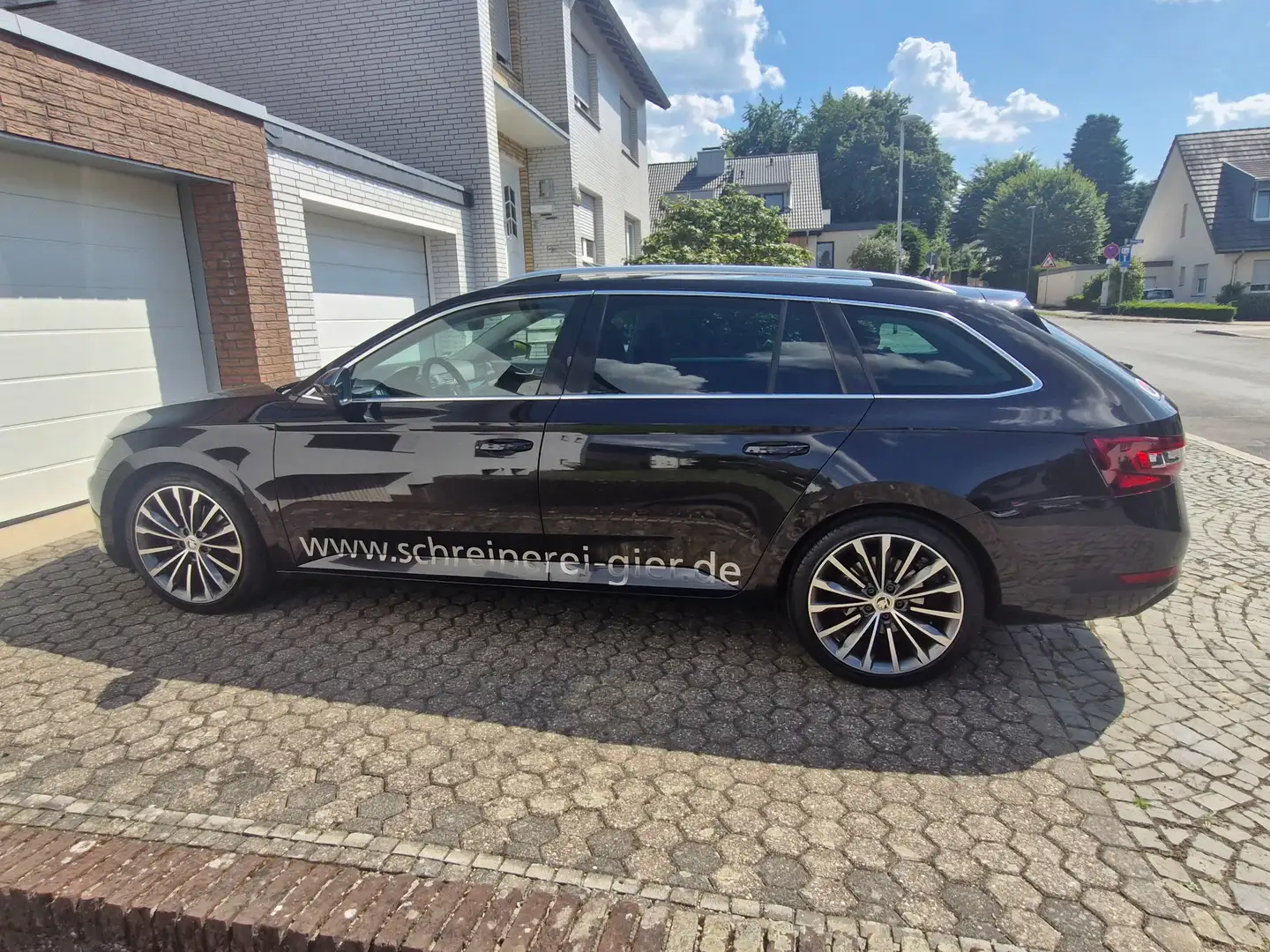 Skoda Superb Superb Combi 2.0 TDI DSG L Schwarz - 1