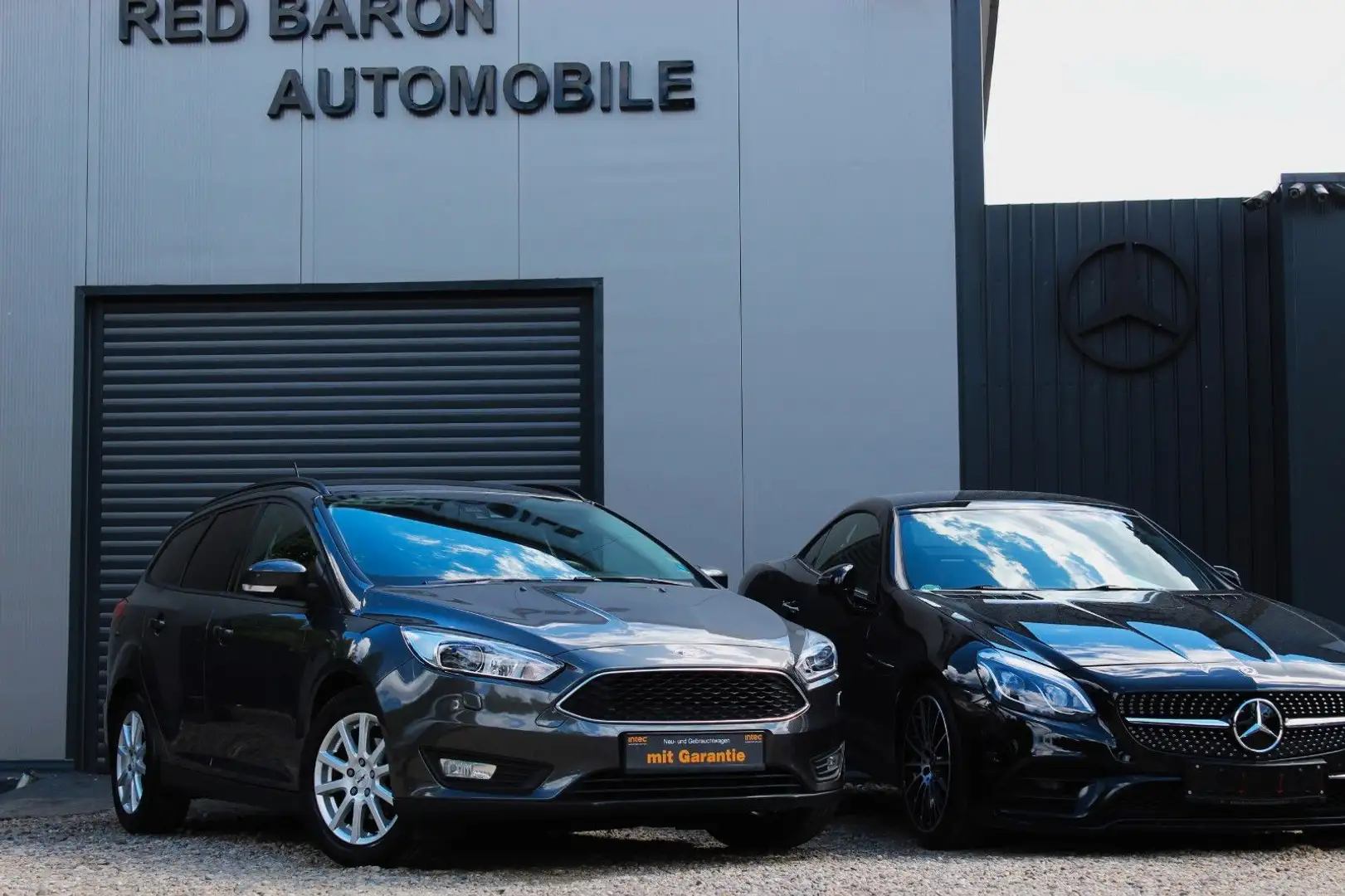 Ford Focus Turnier Business NAVI XENON PDC KLIMA AHK Grau - 1