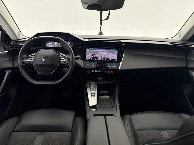 Peugeot 308 view 2