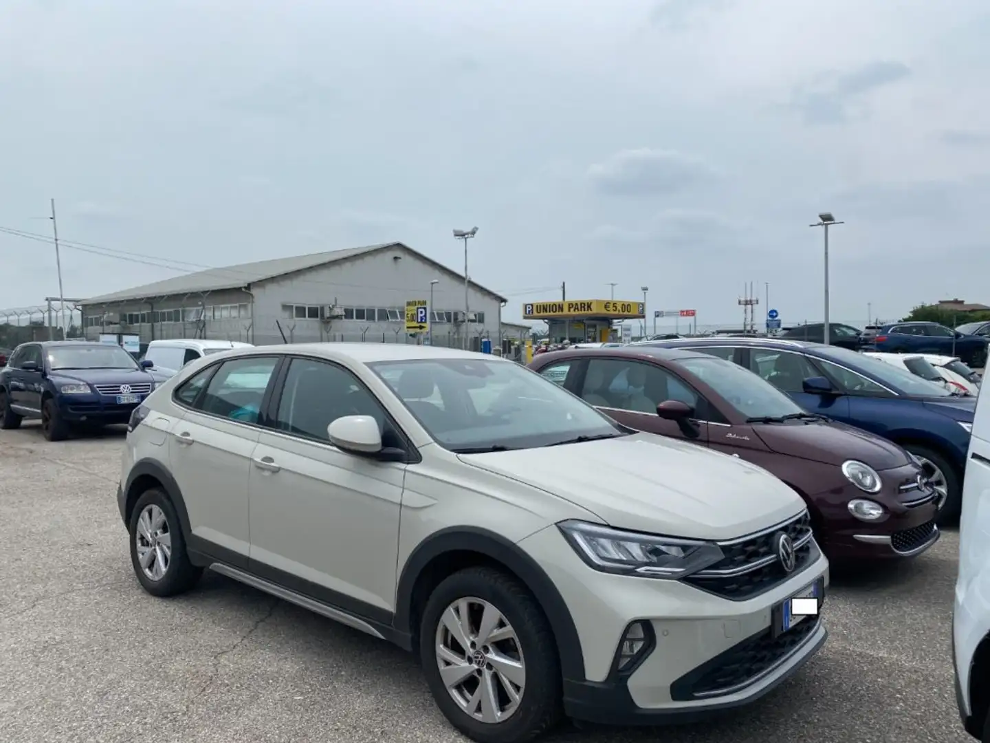 Volkswagen Taigo 1.0 TSI 110 CV Life Beige - 1
