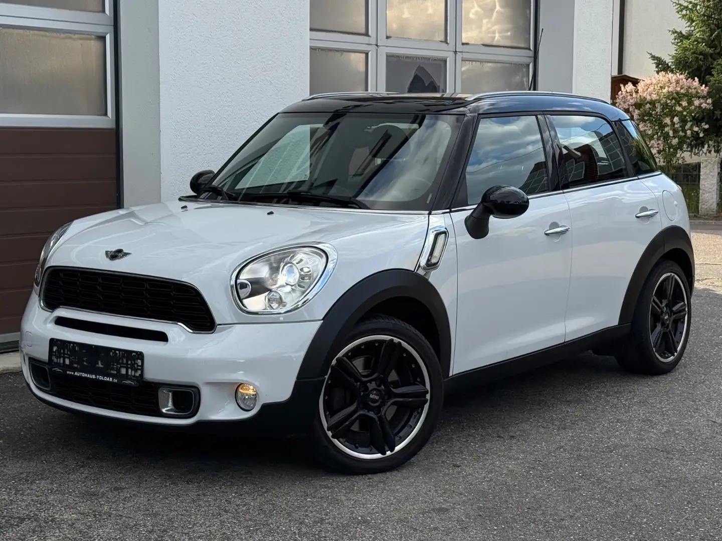 MINI Cooper S Countryman XENON*GSD*PANO*NAVI*AHK*BT Bílá - 2