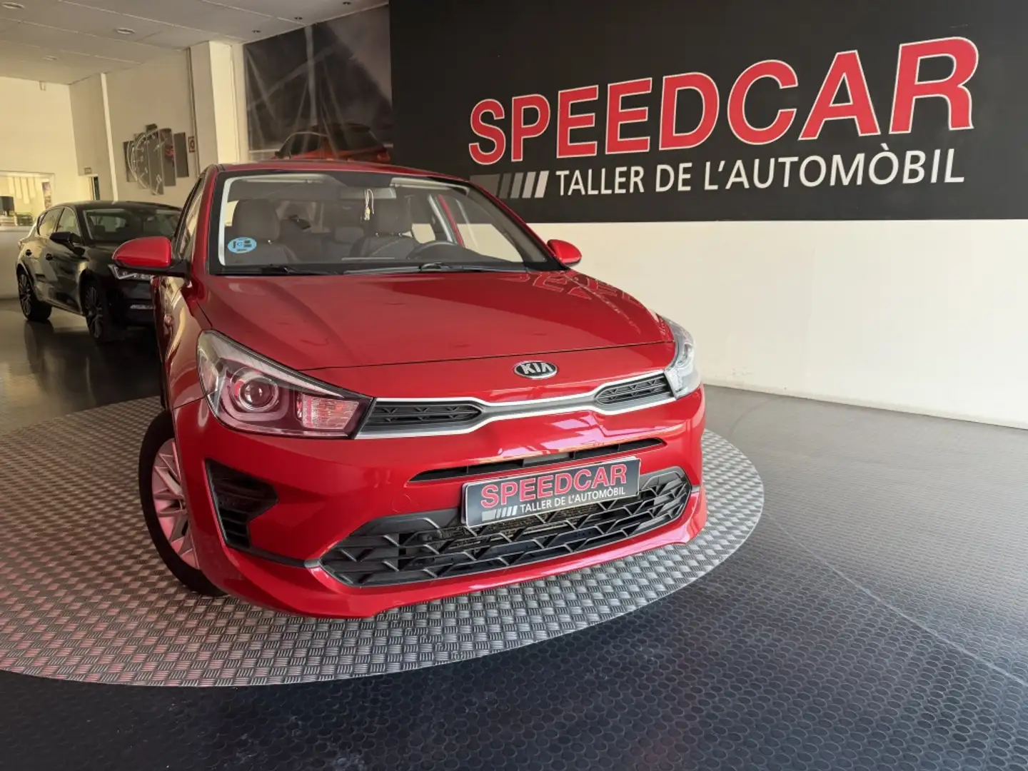 Kia Rio 1.2 DPi Concept 84 Rojo - 1