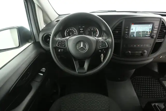 Mercedes-Benz Vito view 2