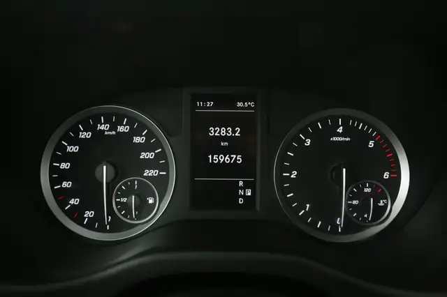Mercedes-Benz Vito view 13