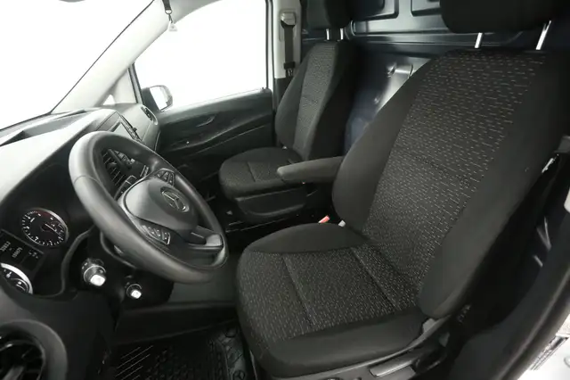 Mercedes-Benz Vito view 9