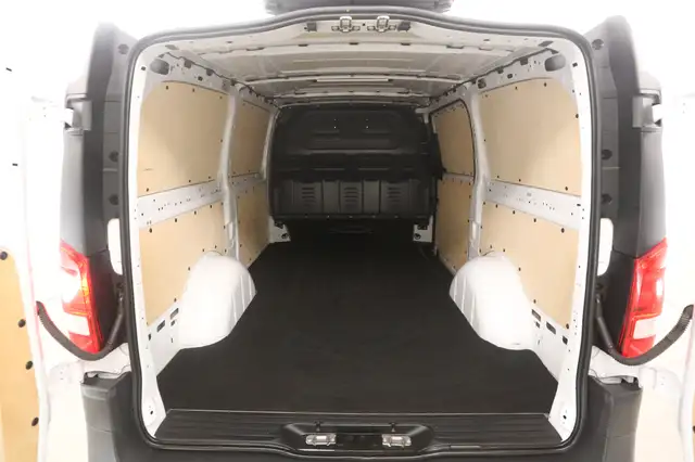 Mercedes-Benz Vito view 3