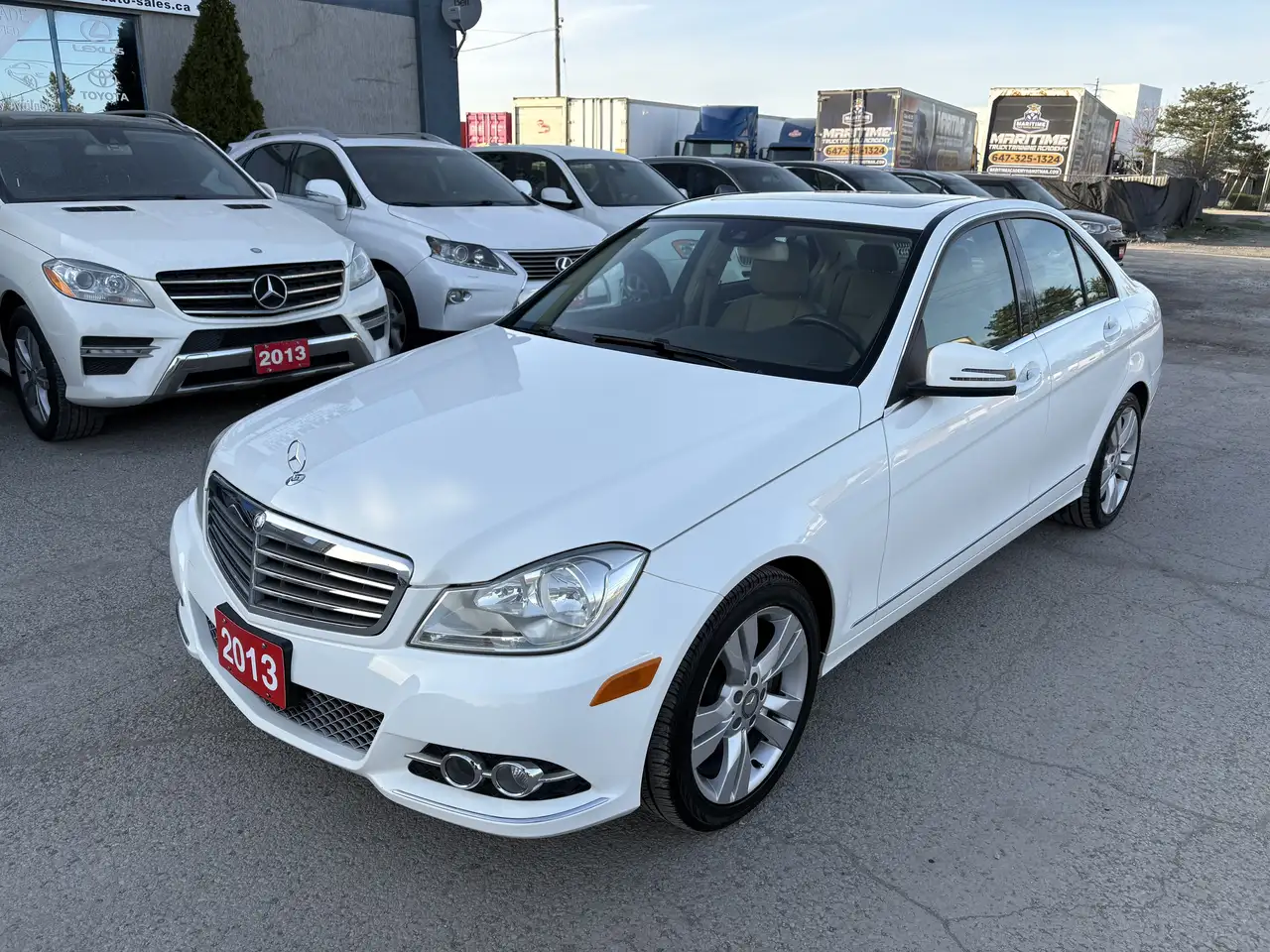 Mercedes-Benz C-Class снимка Mercedes-Benz C-Class
