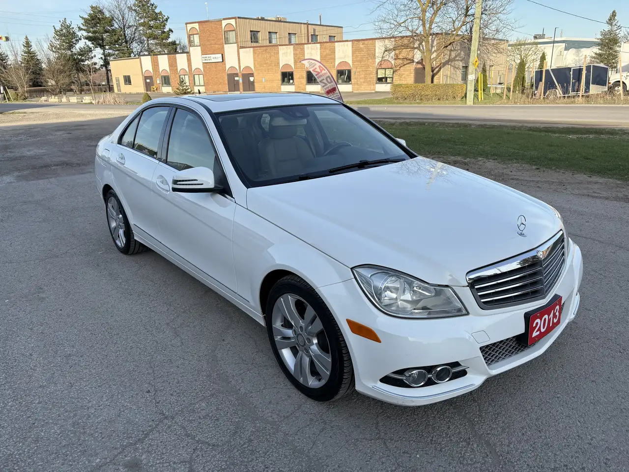 Mercedes-Benz C-Class снимка Mercedes-Benz C-Class