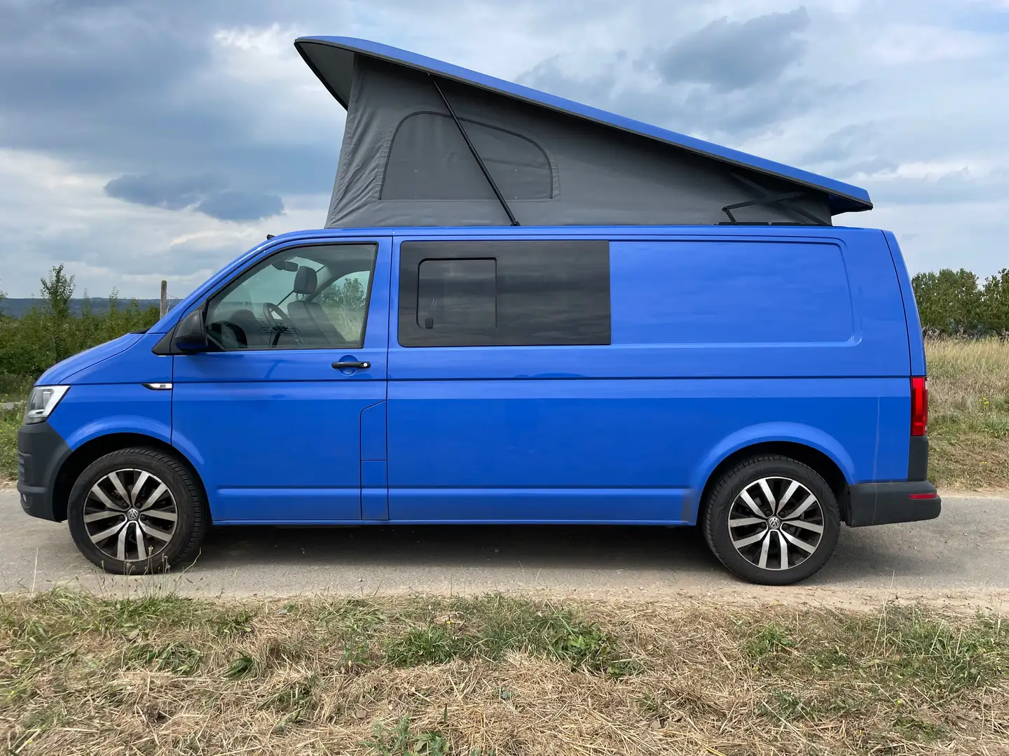 Volkswagen T6 California T6 lang Camper Aufstelldach – zum Selbstausbau Blau - 1