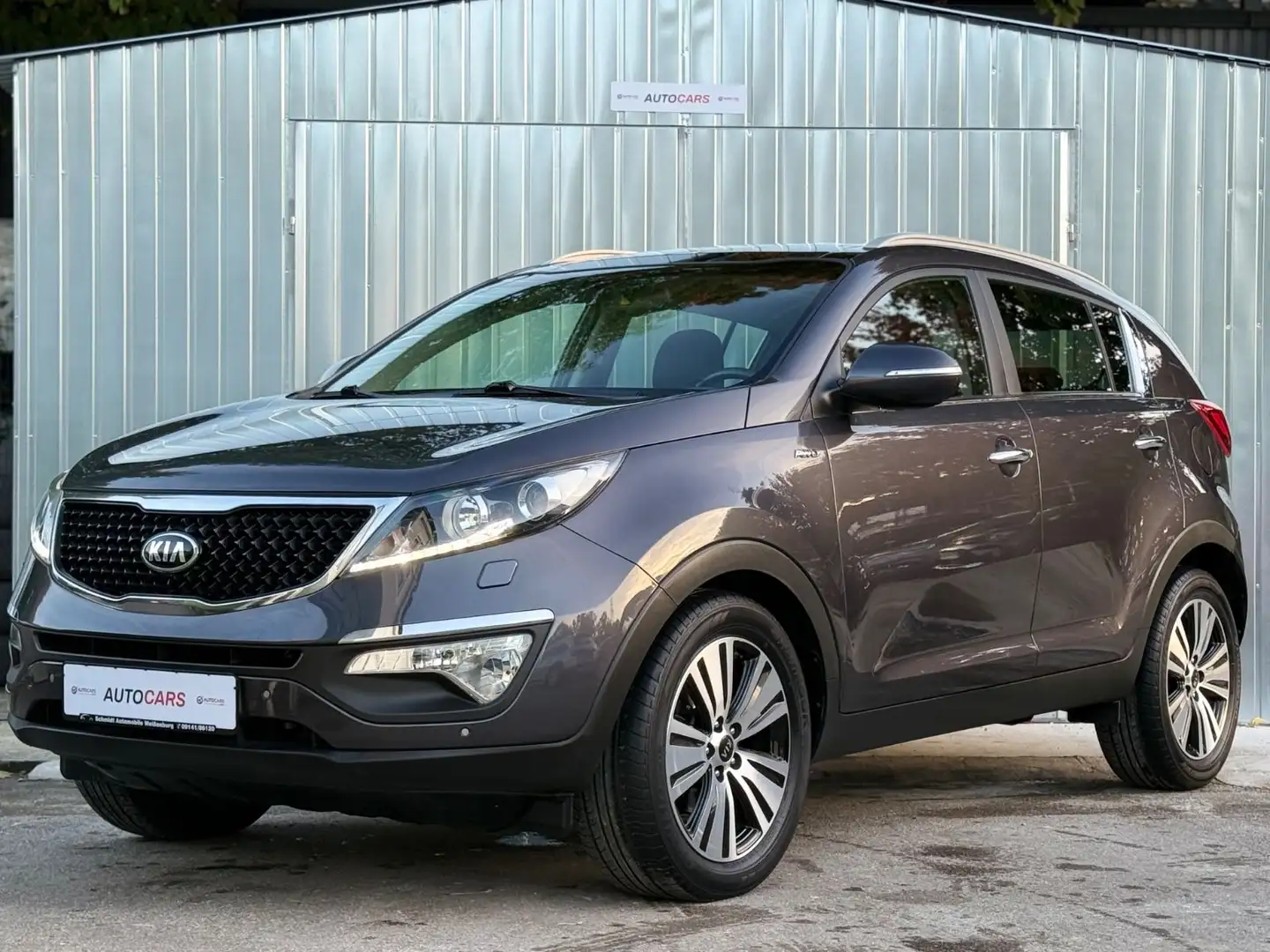 Kia Sportage Attract 4WD/PANORAMA/NAV/KAM/XENON/TEMP Grau - 1
