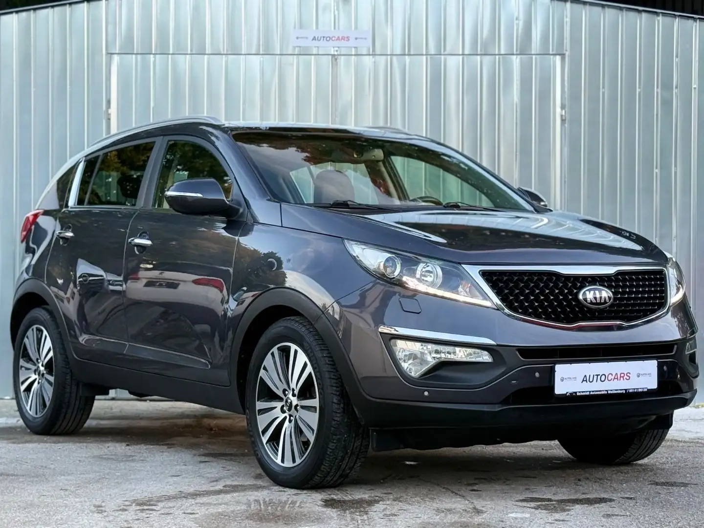 Kia Sportage Attract 4WD/PANORAMA/NAV/KAM/XENON/TEMP Grau - 2