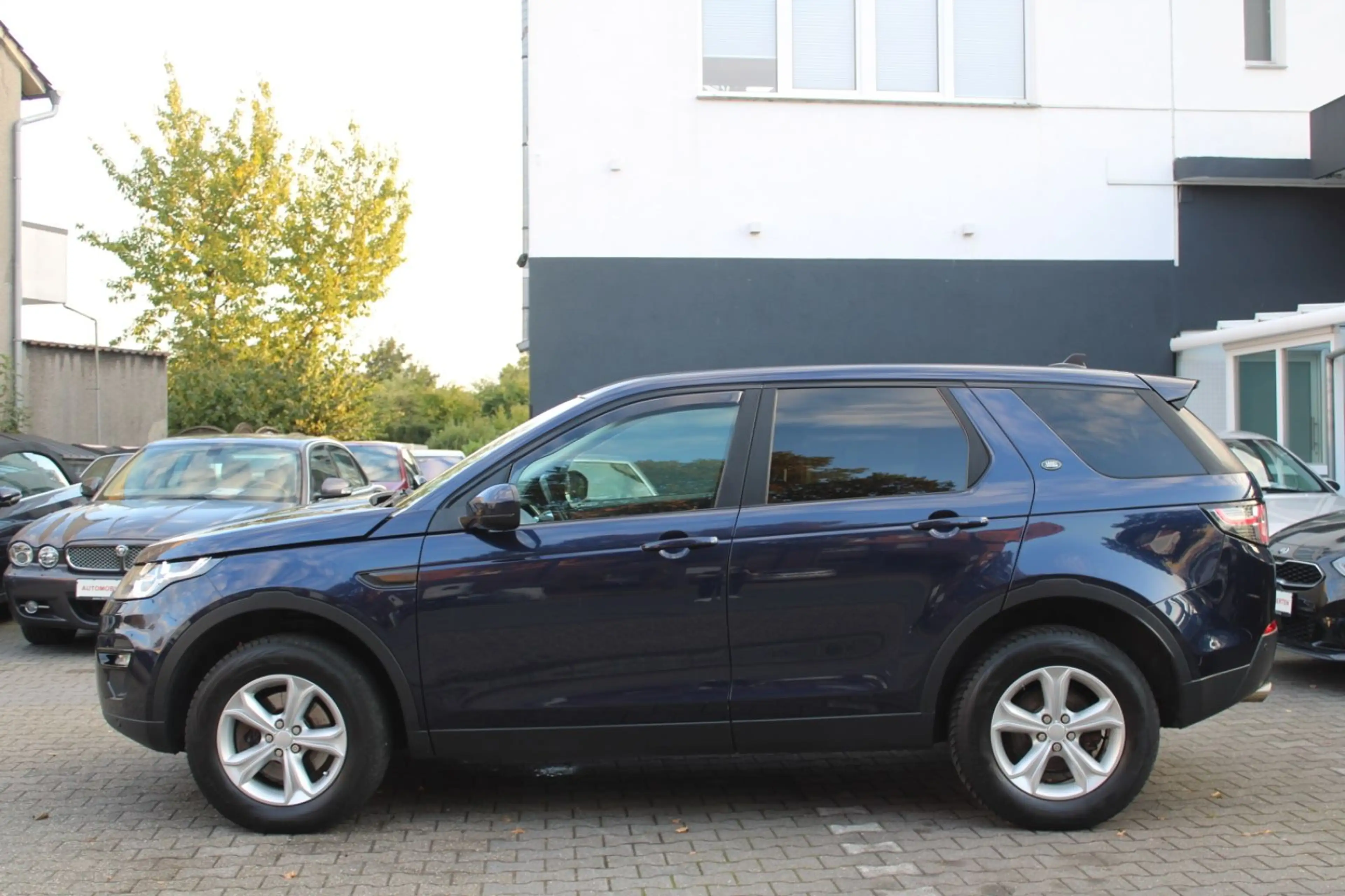 Land Rover Discovery 2.0 TD4 Sport SE AWD*7SITZER*NAVI*XENO — photo 3