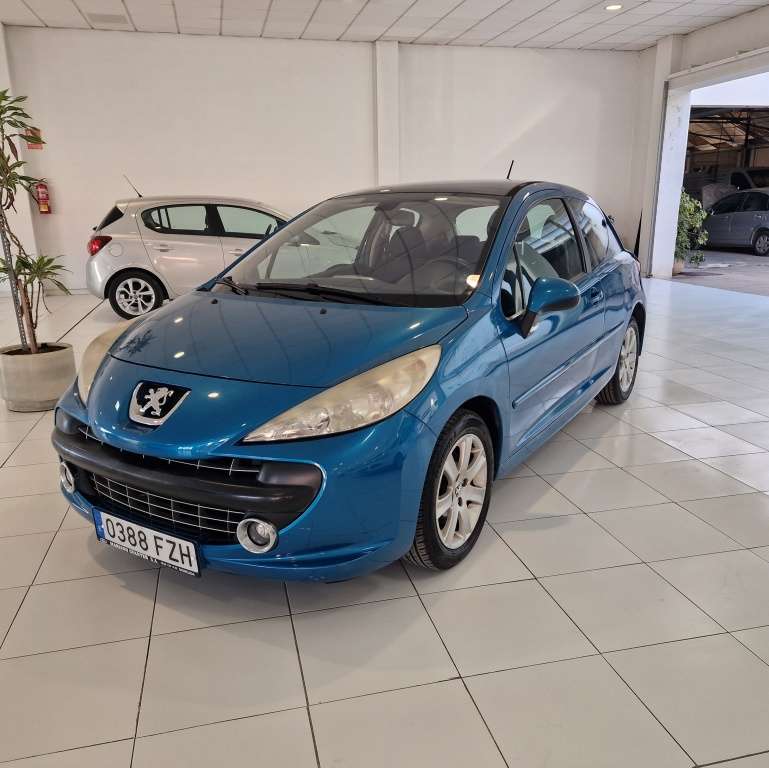 Peugeot 207 1.4HDI Confort - foto 1