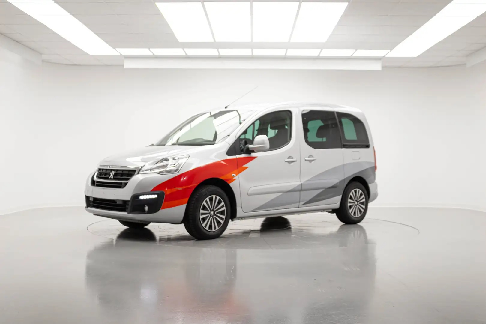 Peugeot Partner Tepee BlueHDi 100 Active Schwarz - 1