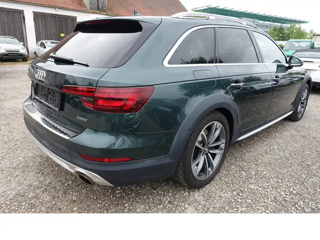 Audi A4 Allroad view 4