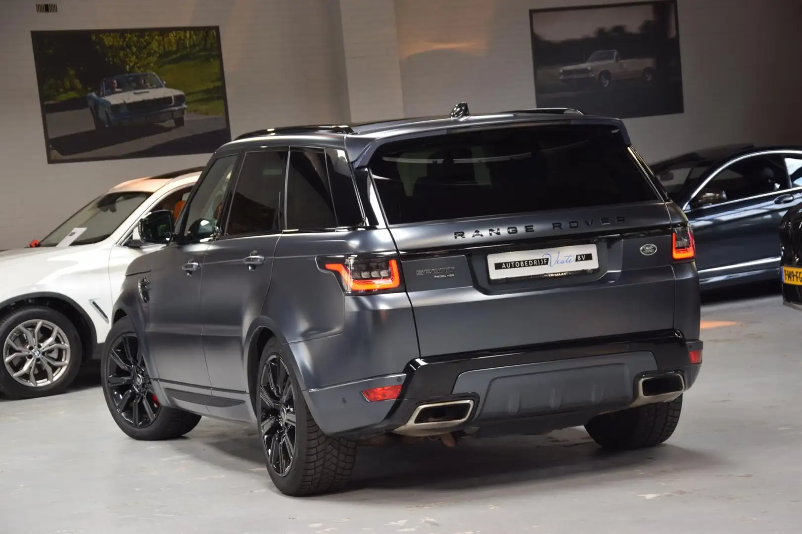 Land Rover Range Rover Sport P400e |Panoramadak|ACC|SVO Kleur|1e Eig|Dealer Ond Grijs - 2