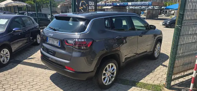 Jeep Compass view 4