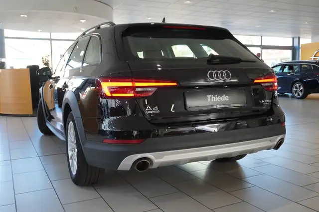 Audi A4 Allroad view 7