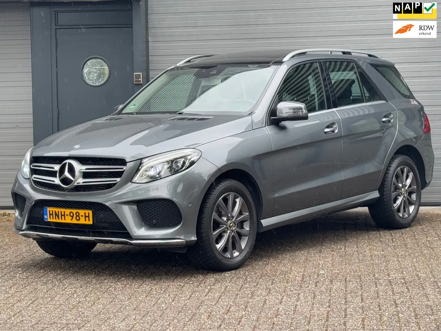 Mercedes-Benz GLE 250 d 4MATIC AMG Sport Edition Grijs - 1